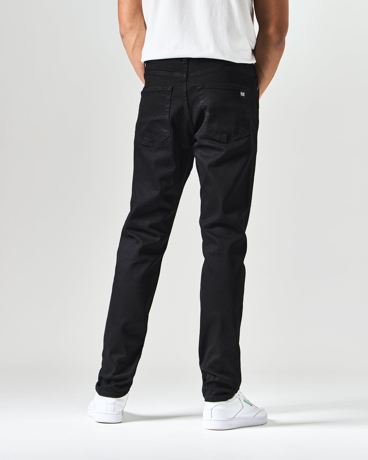 Weekend Offender Tapered Fit Jeans Black